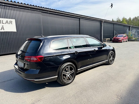 Volkswagen Passat 18 of 24