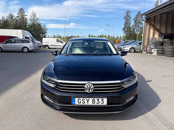 Volkswagen Passat 21 of 24