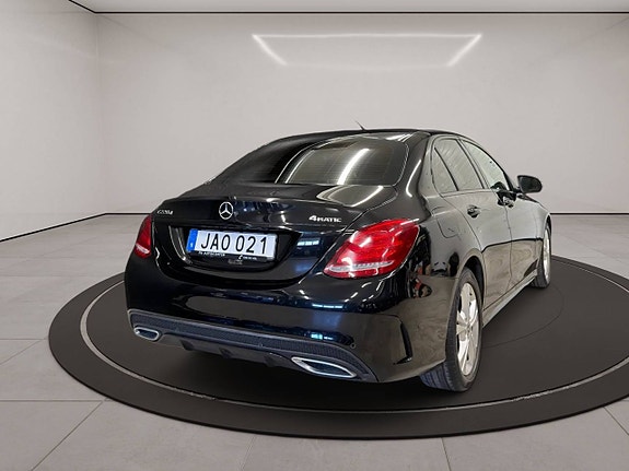 Mercedes-Benz C220 10 of 27