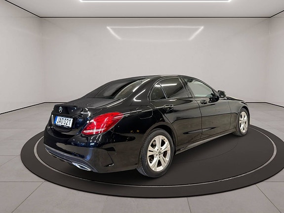 Mercedes-Benz C220 9 of 27