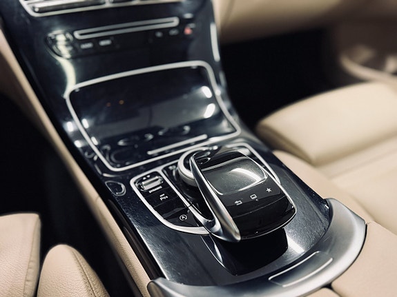 Mercedes-Benz C220 17 of 27
