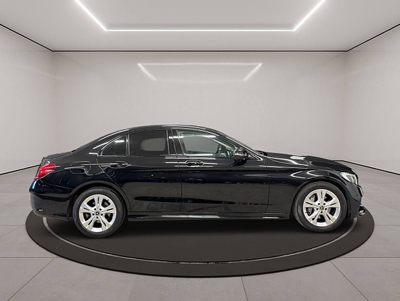Mercedes-Benz C220 25 of 27