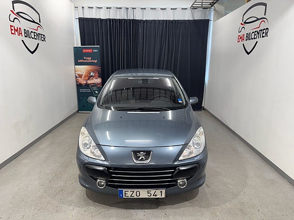 Peugeot 307 2 of 5