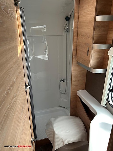Knaus SÜDWIND BLACK SELECTION 650 UDF 17 of 21
