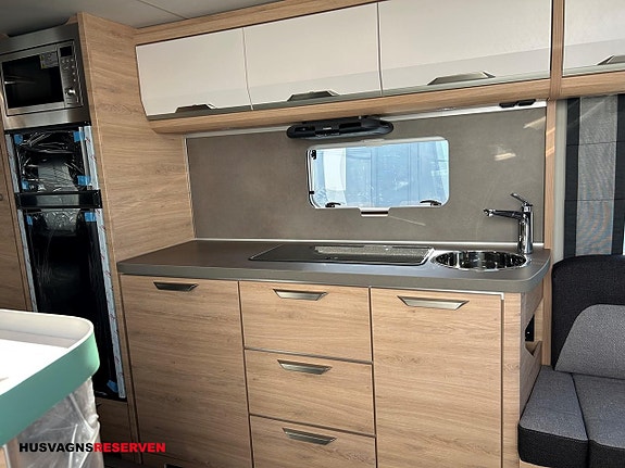 Knaus SÜDWIND BLACK SELECTION 650 UDF 9 of 21