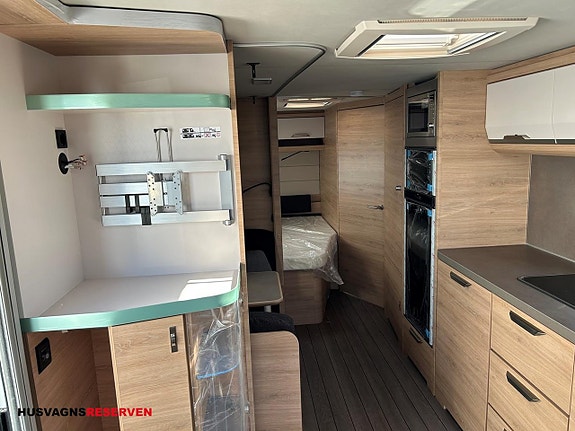 Knaus SÜDWIND BLACK SELECTION 650 UDF 12 of 21