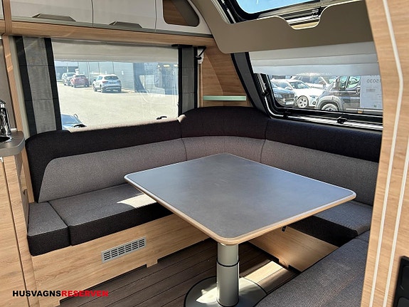 Knaus SÜDWIND BLACK SELECTION 650 UDF 8 of 21