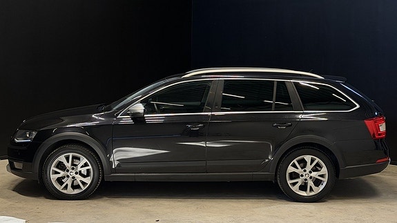 Skoda Octavia Scout 4 of 5