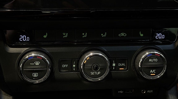 Skoda Octavia Scout 17 of 23