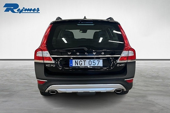 Volvo XC70 4 of 5