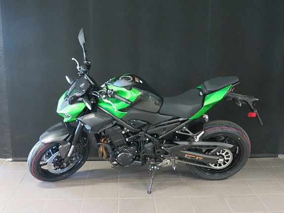 Kawasaki Z 900 2 of 6
