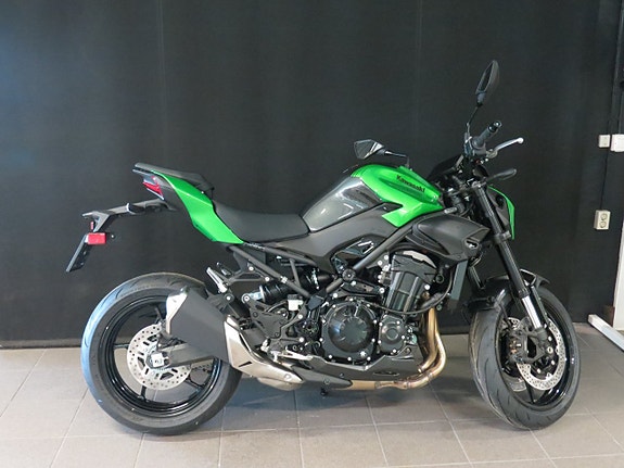 Kawasaki Z 900 4 of 6