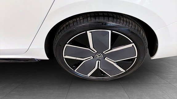 Volkswagen Passat 6 of 14
