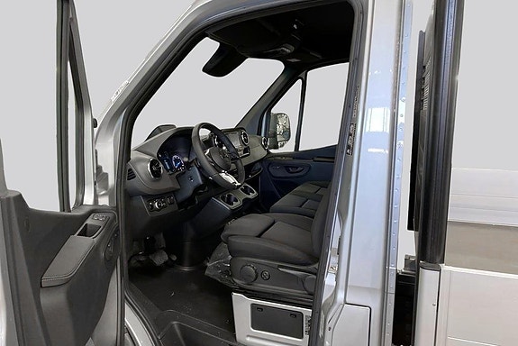 Mercedes-Benz eSprinter 420 18 of 18