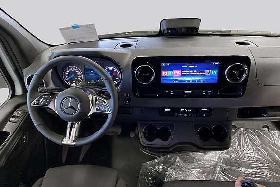 Mercedes-Benz eSprinter 420 17 of 18