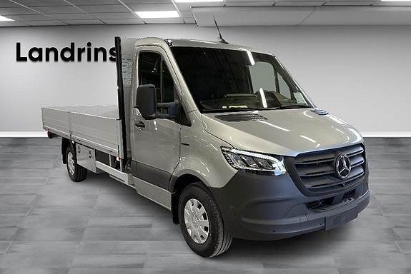 Mercedes-Benz eSprinter 420 3 of 18