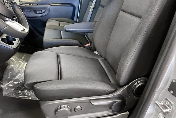 Mercedes-Benz eSprinter 420 14 of 18