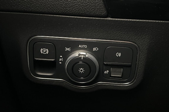 Mercedes-Benz B250 e 24 of 29