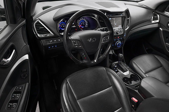 Hyundai Santa Fe 3 of 22
