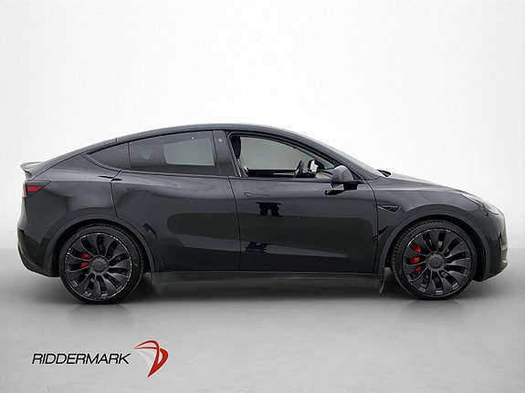 Tesla Model Y 10 of 30