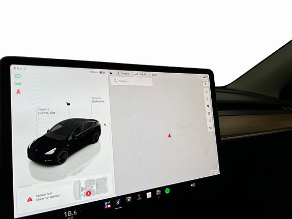 Tesla Model Y 21 of 30