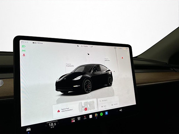 Tesla Model Y 19 of 30