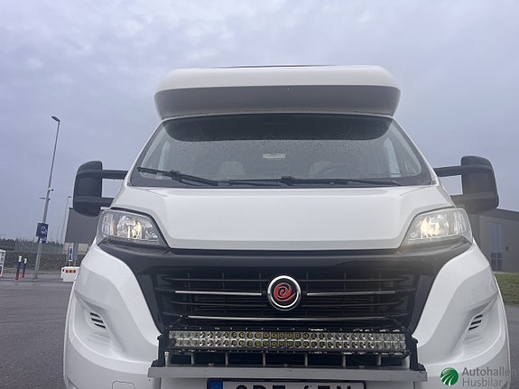 Eura Mobil PRS 730 EB / Alde / Låga långbäddar / Taksäng 2 of 17