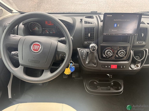 Eura Mobil PRS 730 EB / Alde / Låga långbäddar / Taksäng 5 of 17