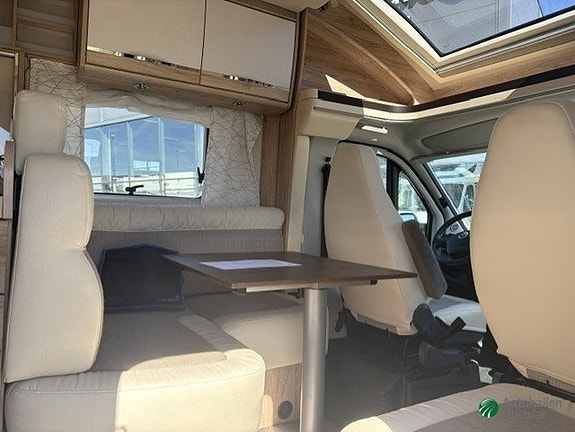 Eura Mobil PRS 730 EB / Alde / Låga långbäddar / Taksäng 6 of 17