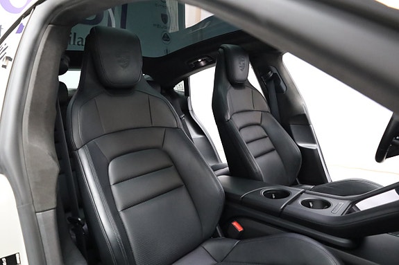 Porsche Taycan 4S 17 of 27