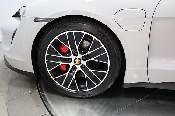 Porsche Taycan 4S 27 of 27