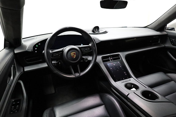 Porsche Taycan 4S 3 of 5