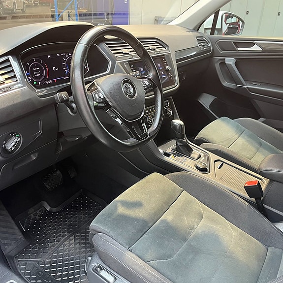 Volkswagen Tiguan Allspace 9 of 13