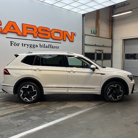 Volkswagen Tiguan Allspace 4 of 5