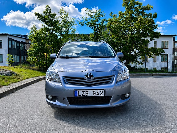 Toyota Verso 2 of 5