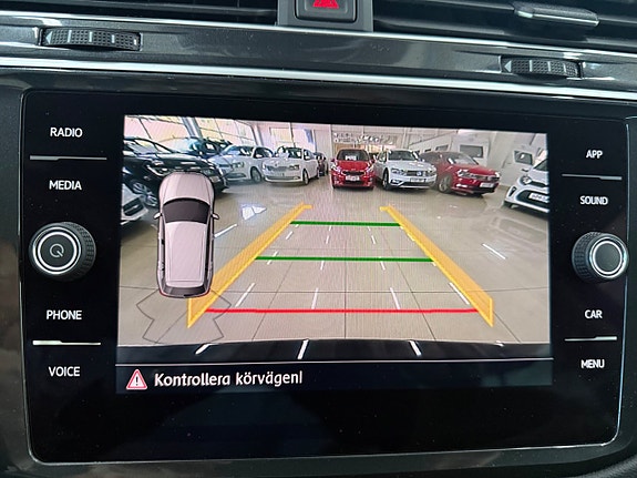 Volkswagen Tiguan 14 of 18