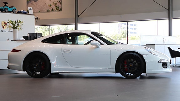 Porsche 911 3 of 5