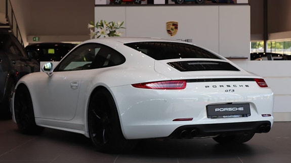 Porsche 911 2 of 5