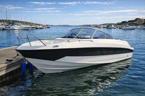 Sunrise 570 Sundeck - Daycruiser