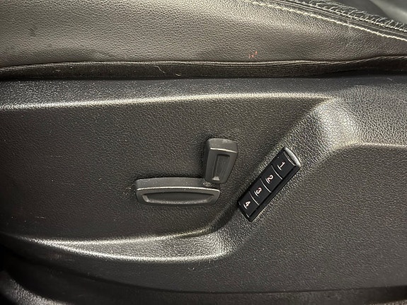 Ford S-MAX 8 of 25