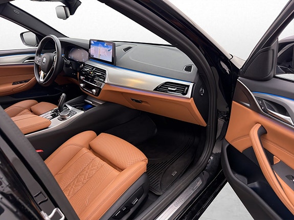 BMW 530e 15 of 30