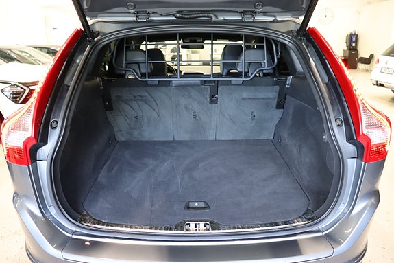 Volvo XC60 6 of 28