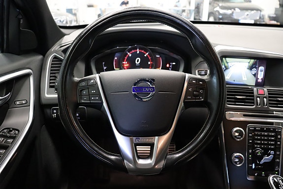 Volvo XC60 15 of 28