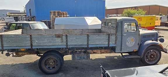 Bedford ML 60 2 of 20