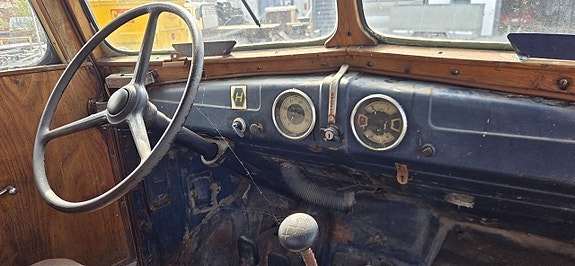 Bedford ML 60 9 of 20
