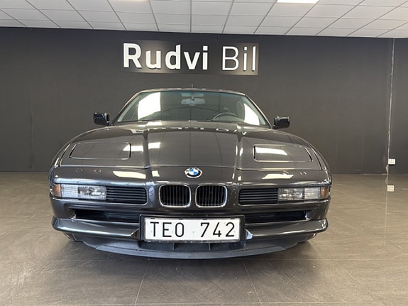 BMW 850i 2 of 15