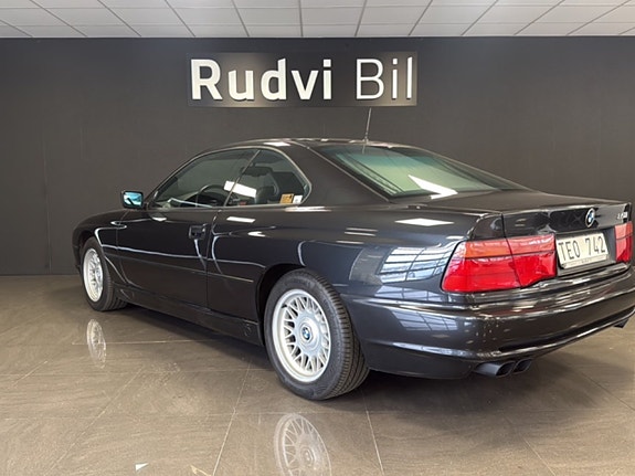 BMW 850i 4 of 15
