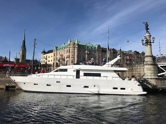Italiensk Maiora 70 Lyxyacht m/9 bäddar