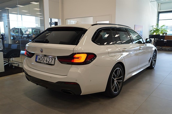 BMW 520d 4 of 5