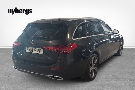 Mercedes-Benz C300 4 of 5